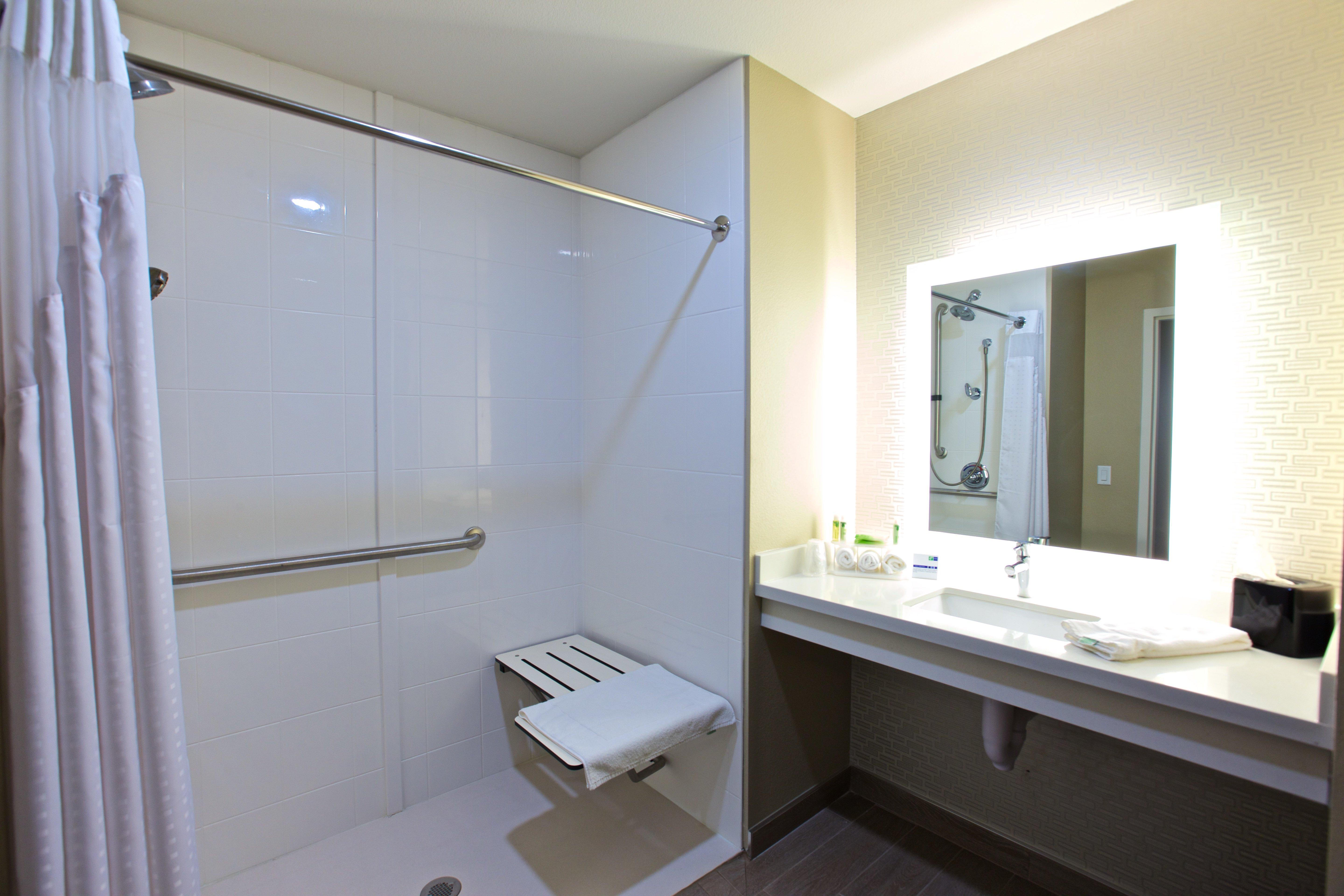 Holiday Inn Express Fargo Sw I94 Medical Center, An Ihg Hotel Exteriör bild