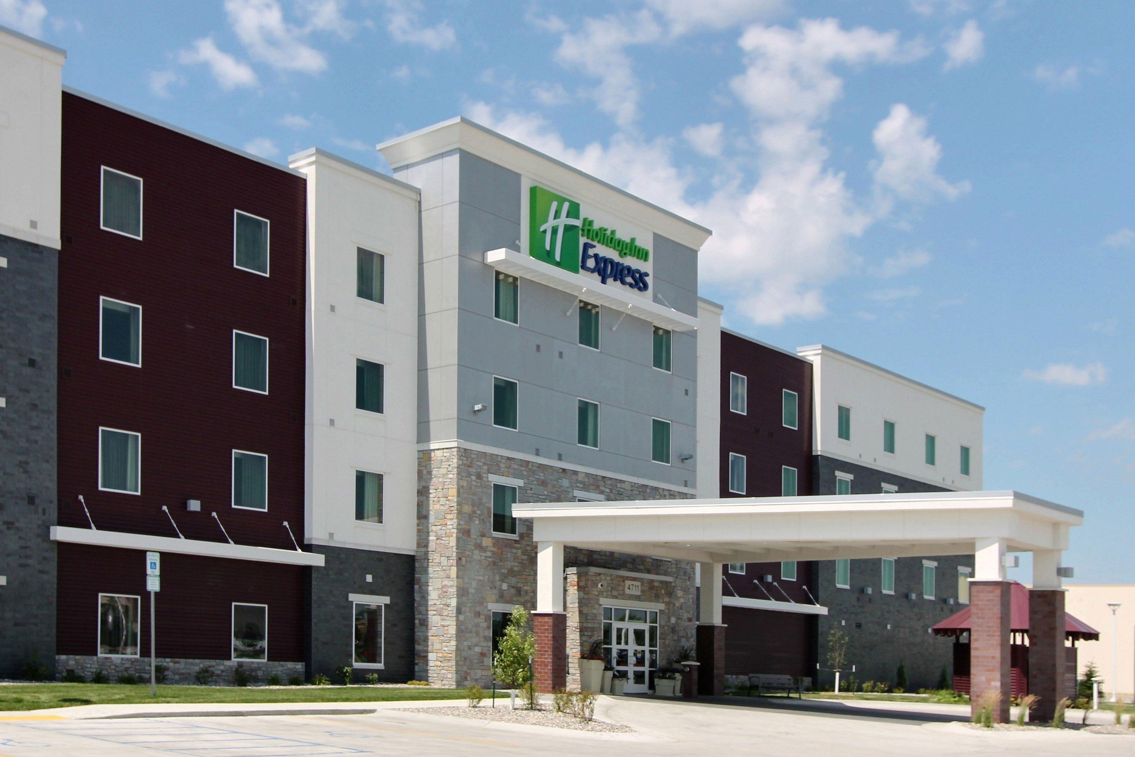 Holiday Inn Express Fargo Sw I94 Medical Center, An Ihg Hotel Exteriör bild
