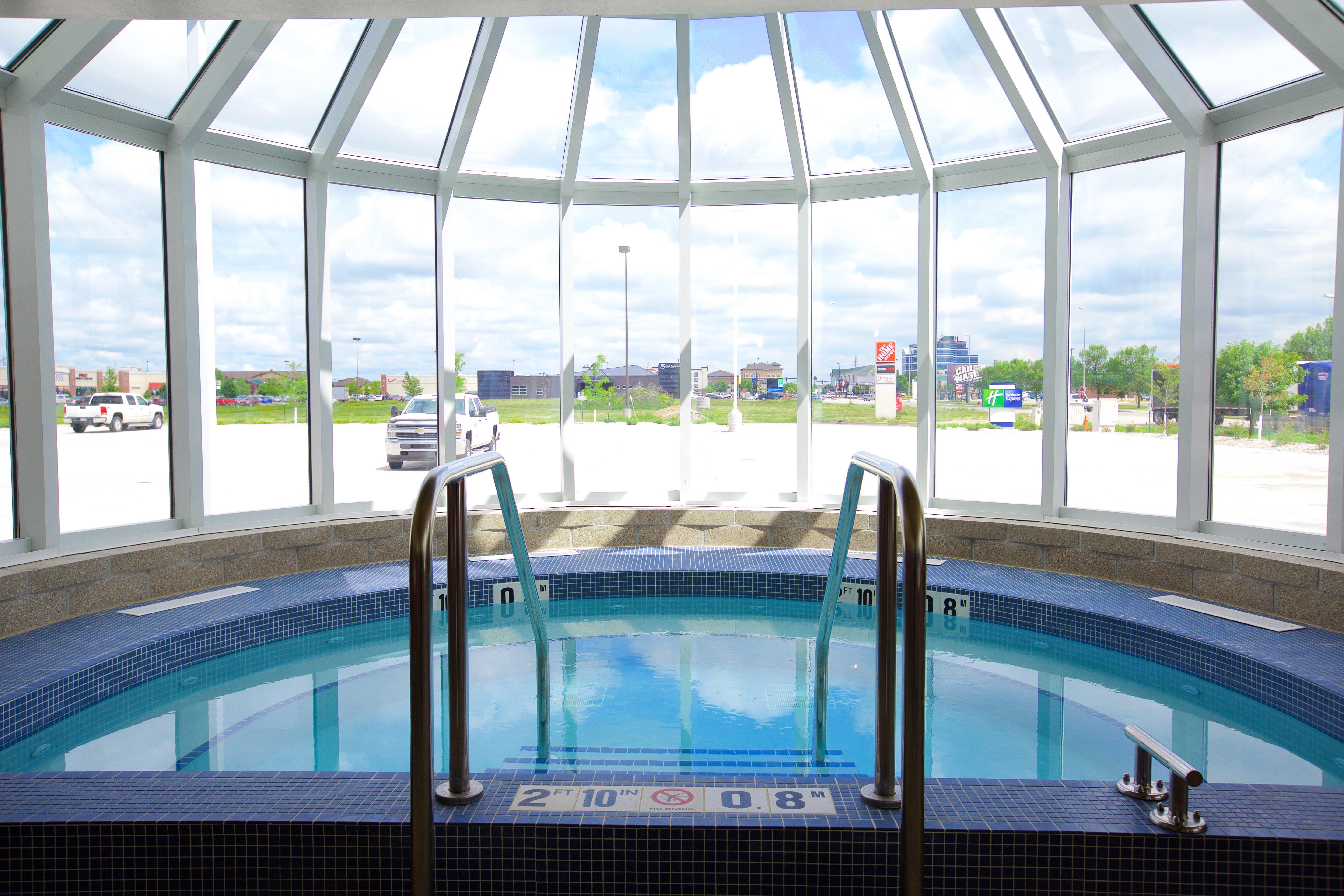 Holiday Inn Express Fargo Sw I94 Medical Center, An Ihg Hotel Exteriör bild