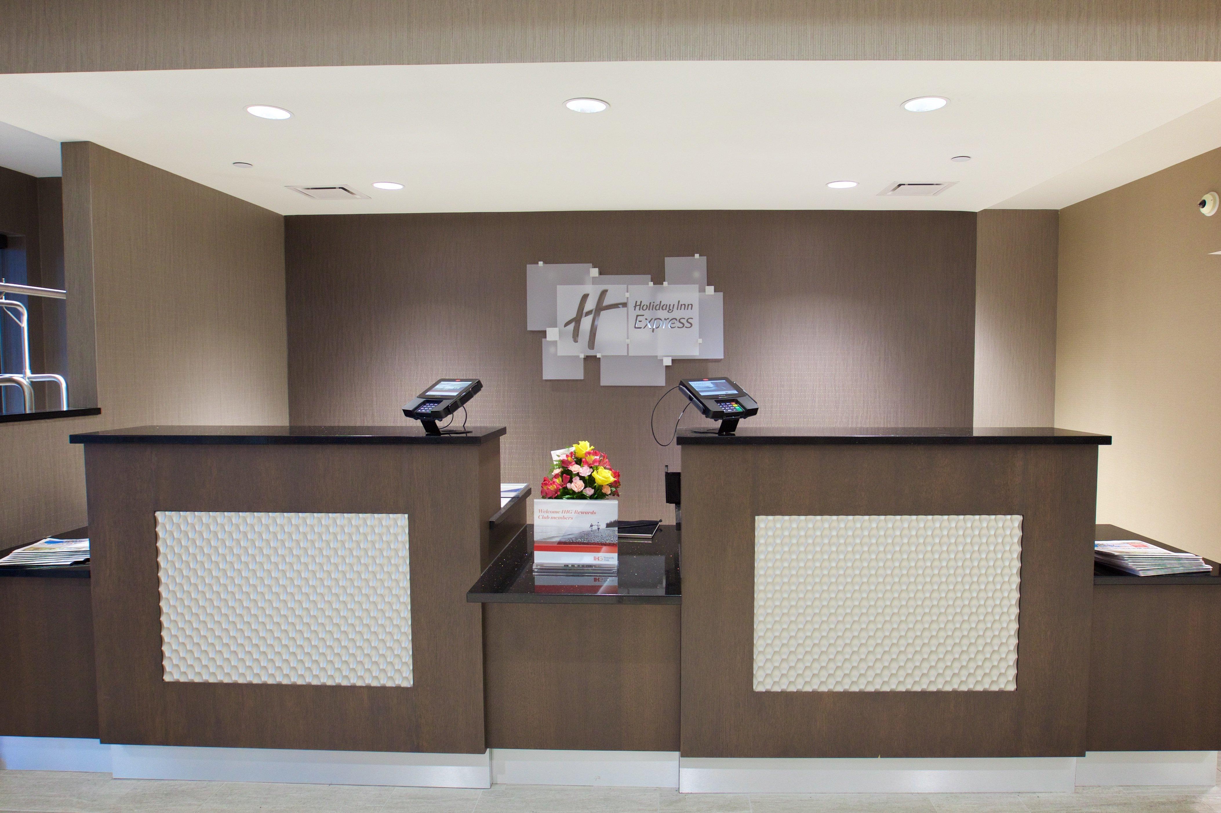 Holiday Inn Express Fargo Sw I94 Medical Center, An Ihg Hotel Exteriör bild